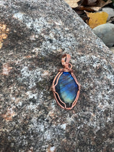 Load image into Gallery viewer, Labradorite copper wire pendant
