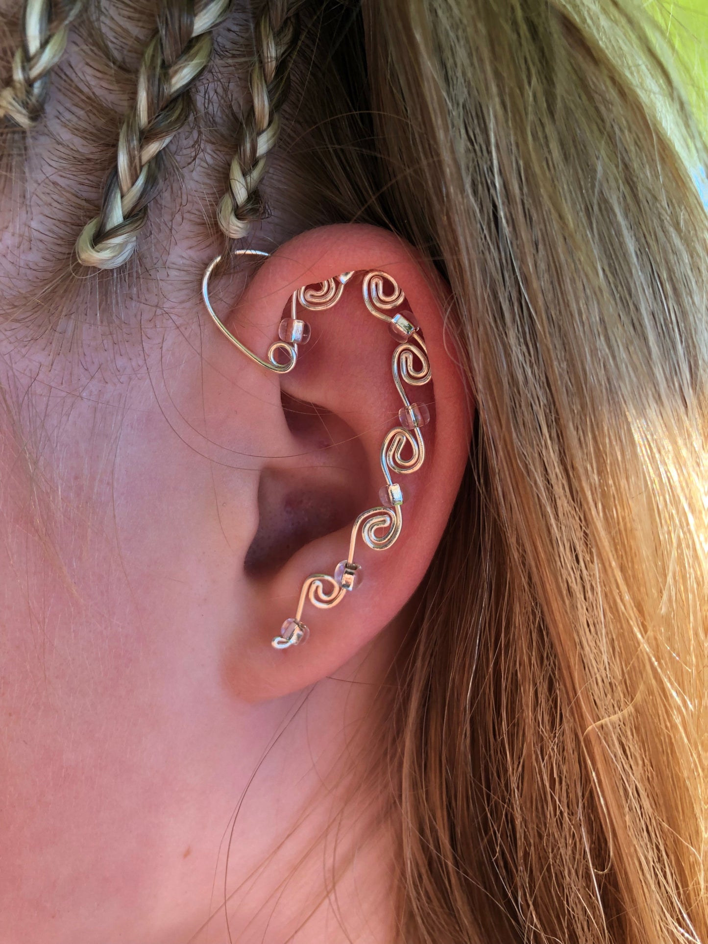 Ear Hugger ear cuff red