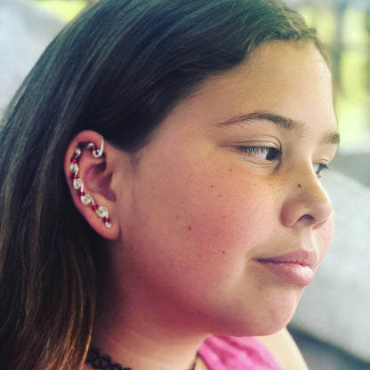 Ear Hugger ear cuff